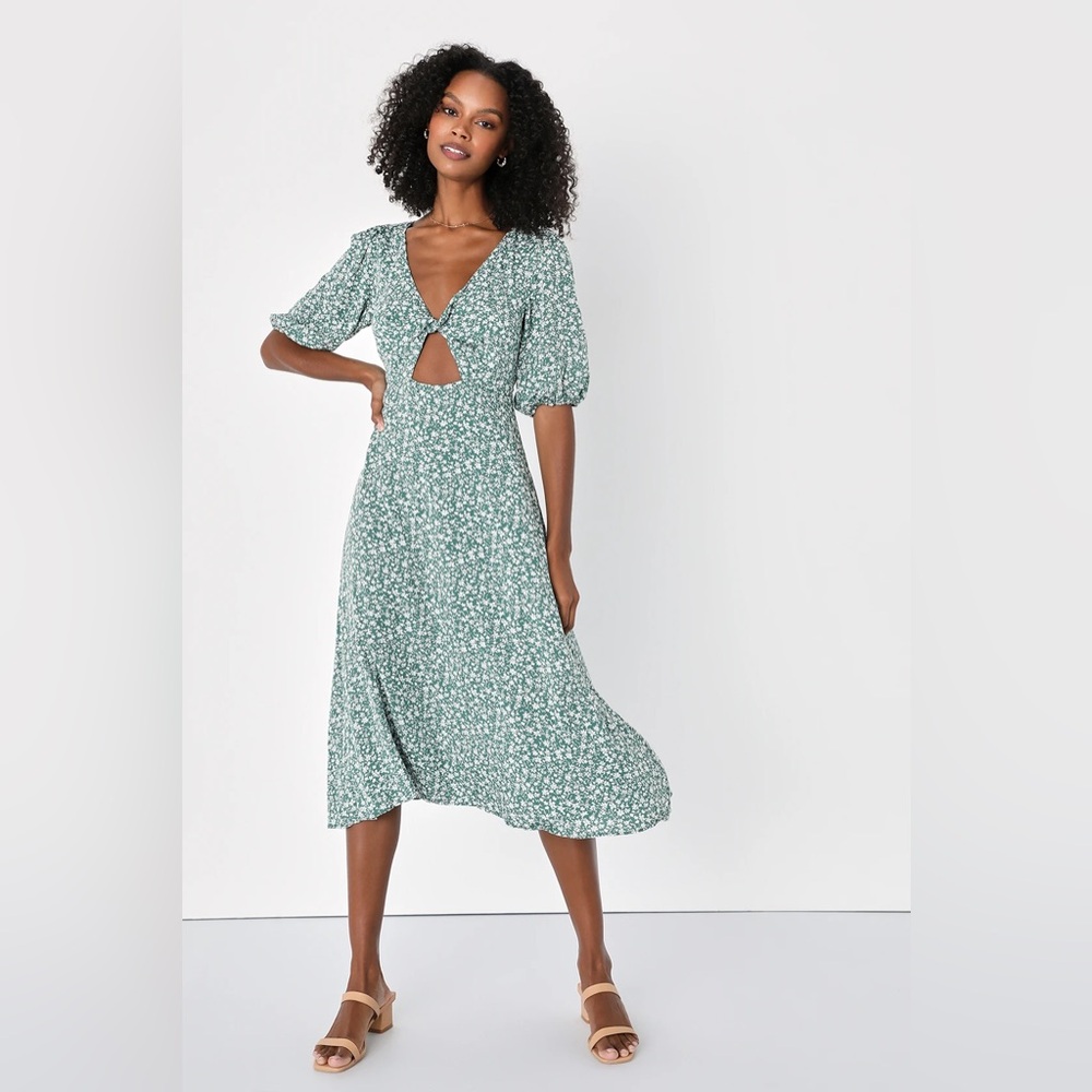 Lulus Twist-Front Midi Dress in Sage Green Floral - Women’s Size Large